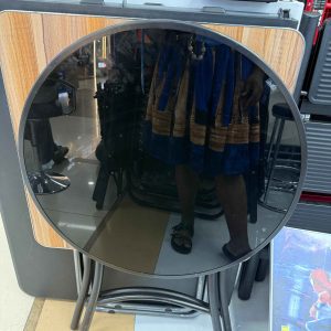 Glass table round medium